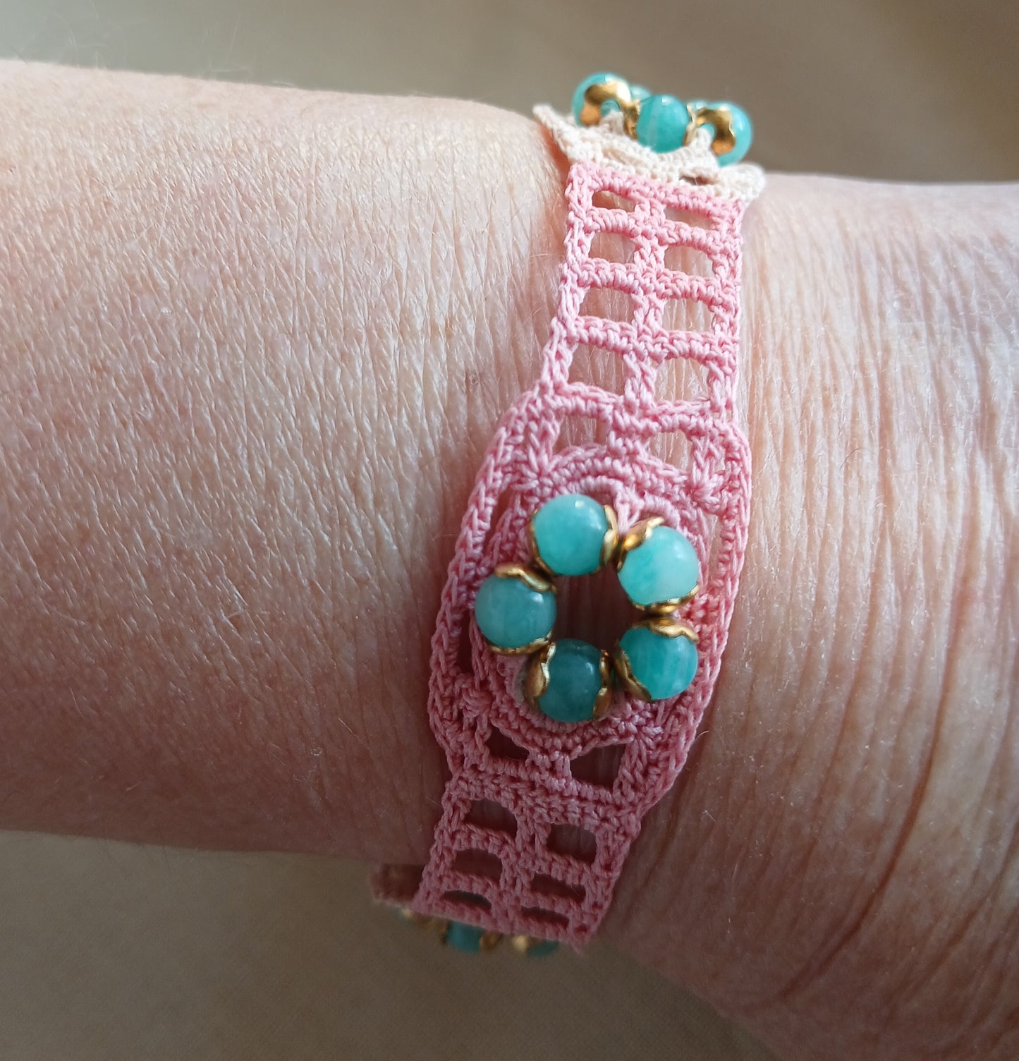 Bracelet Rose Amazonite du Pérou - Crochet & Finitions Dorées