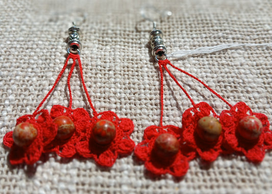 Boucles d'oreilles 3 fleurs crochet coton rouge vermillon — Jaspe rouge & orange — Argent 925