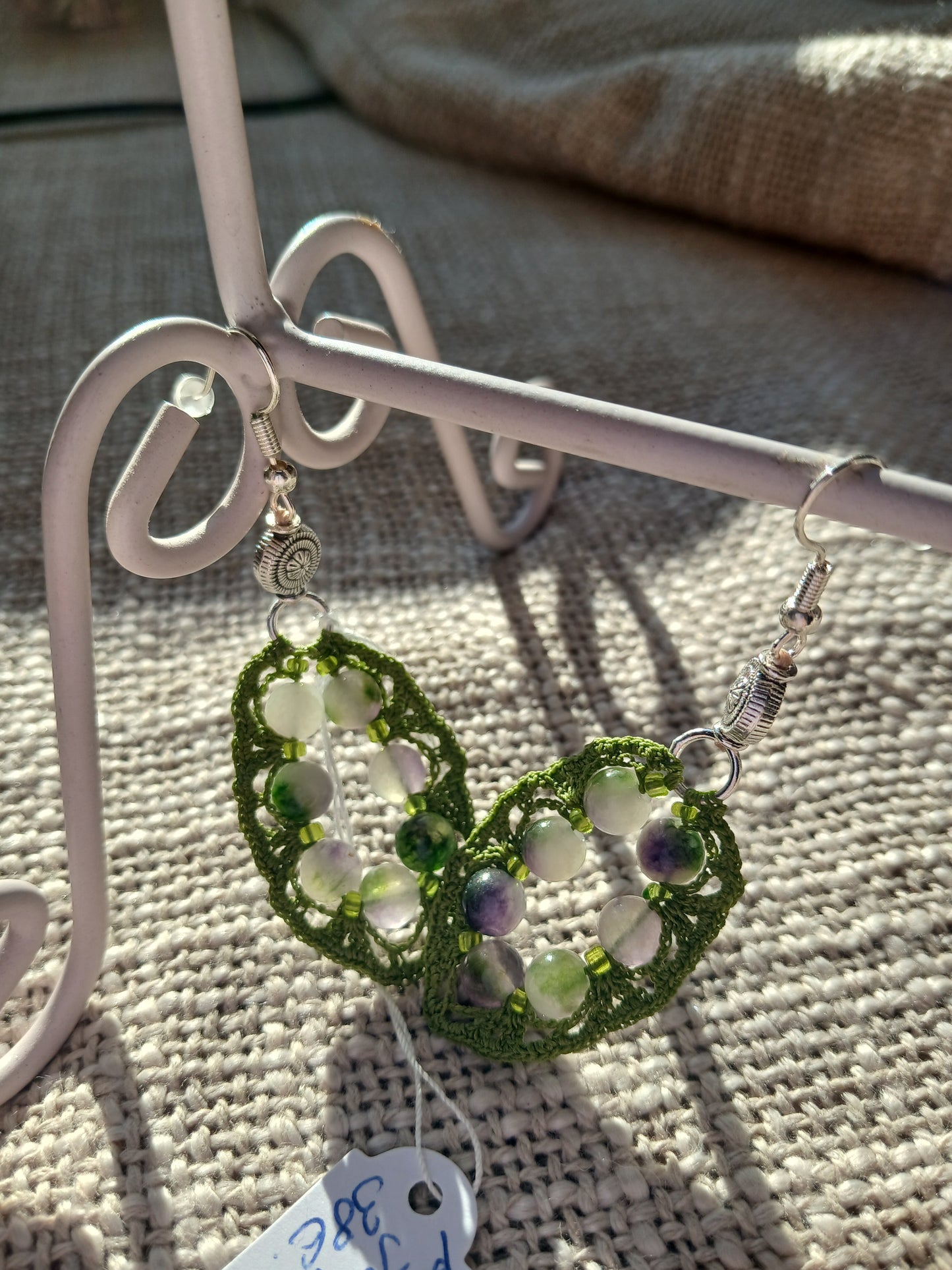 Boucles d'oreilles Crochet Vert Olive – Perles de Jade Violet & Vert