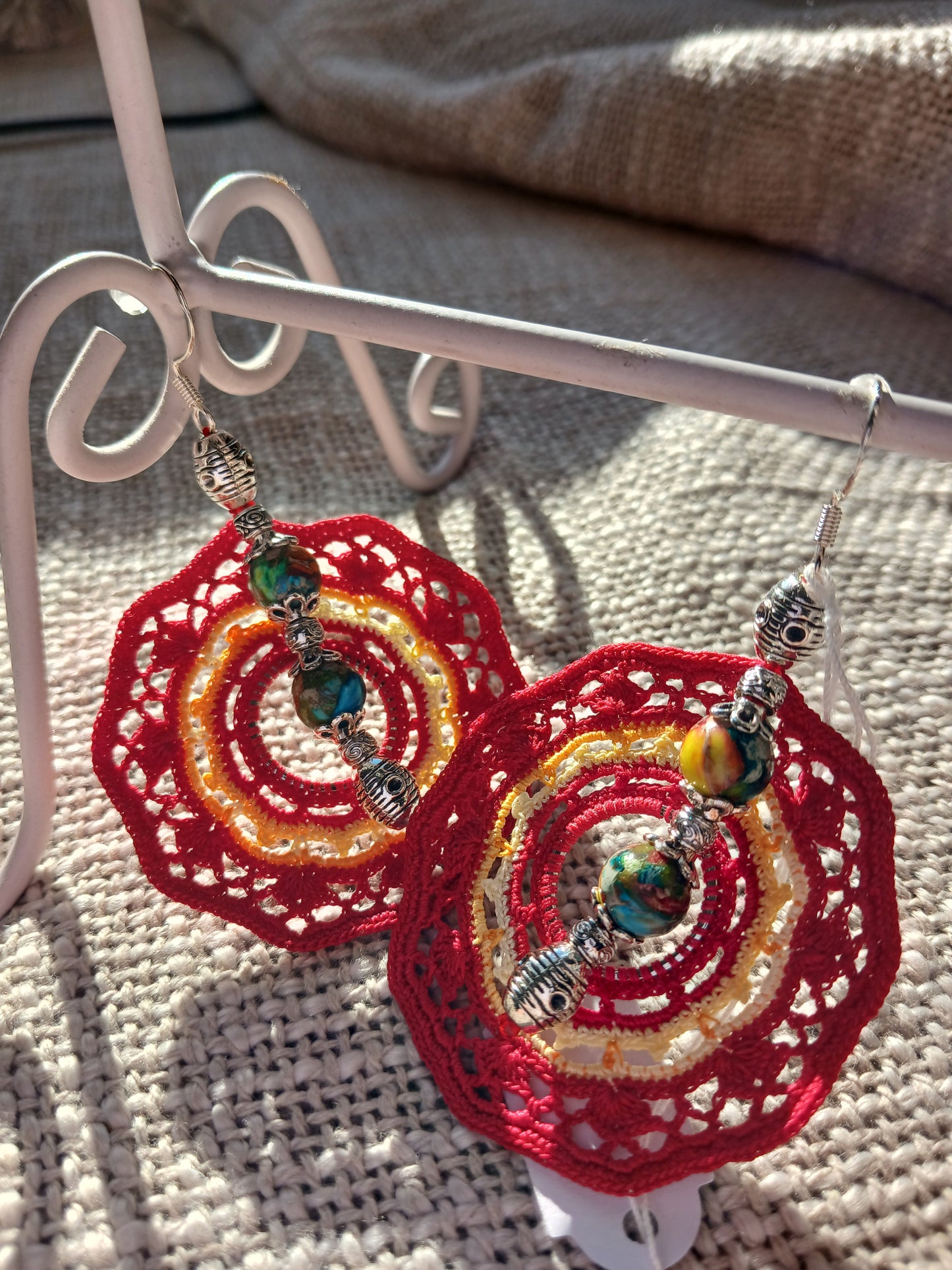 Boucles d'oreilles Crochet Spirale Rouge & Jaune – Jaspe Sea Sediment