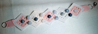 Bracelet Corine beige clair et rose perles de jade vert gazon