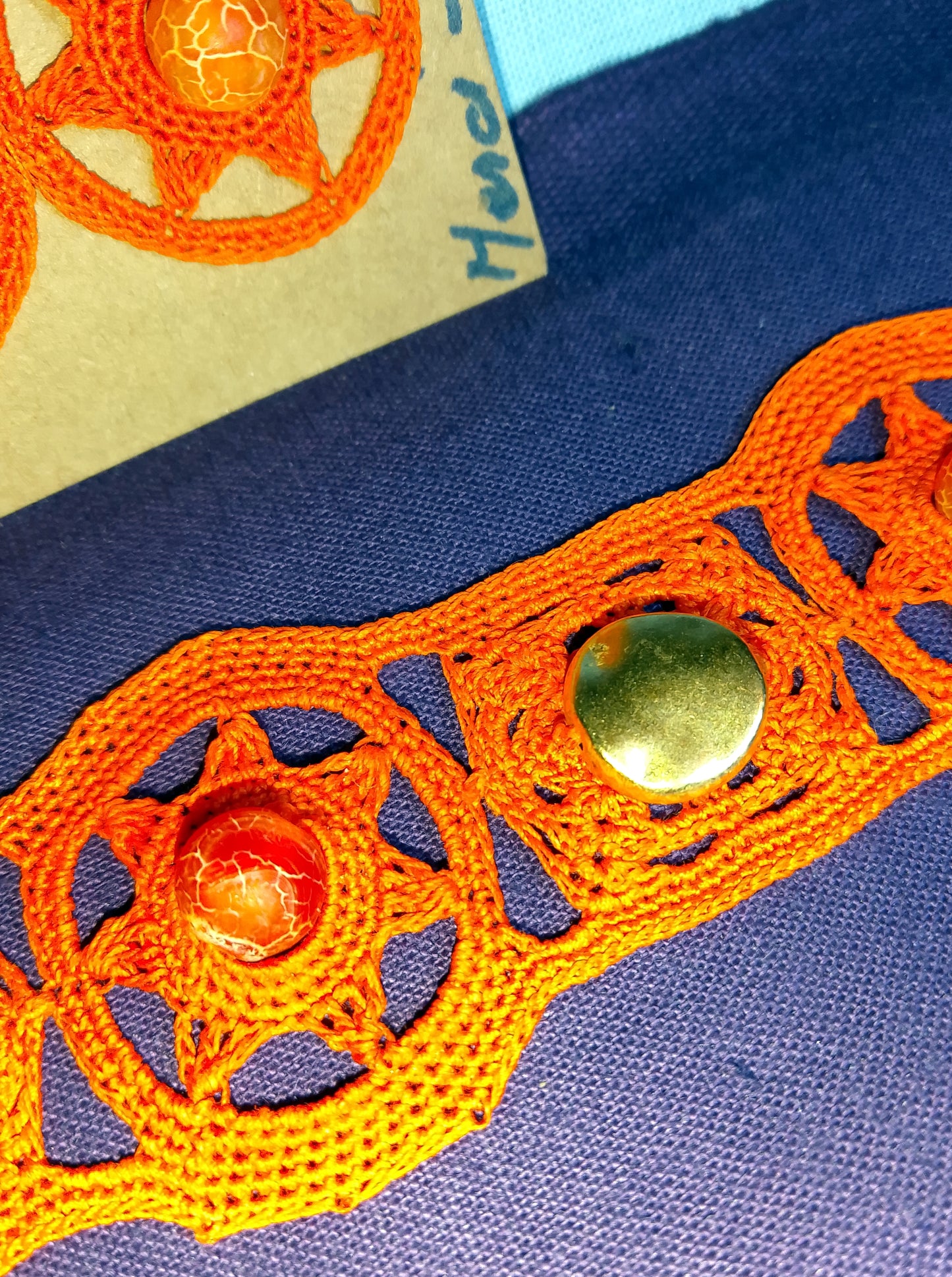 Bracelet orange fait main en France perles de veines de dragon crochet artisanal