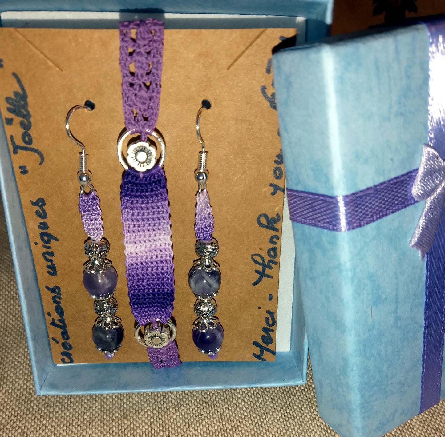 Ensemble bracelet et boucles d'oreilles violet perles d'amethyste fait main en France crochet artisanal