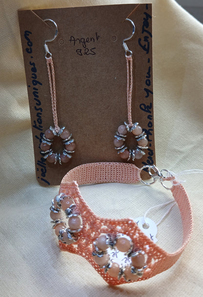 Ensemble rose Ursula bracelet et boucles d'oreilles perles de lune roses