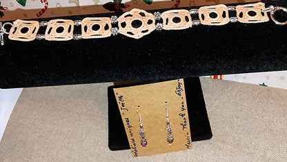 Ensemble bracelet et boucles d'oreilles Solveig fait main en France crochet artisanal