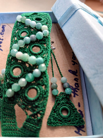 Ensemble Pétronille vert  perles d'émeraudes facétées fait main France crochet artisanal