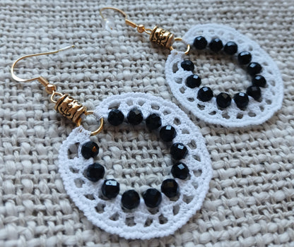 Boucles d'oreilles point d'écrevisse — Tourmaline Noire & Coton Blanc