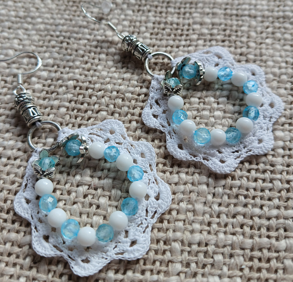 Boucles d'oreilles  Topaze bleue & Agate blanche — Tortue argentée