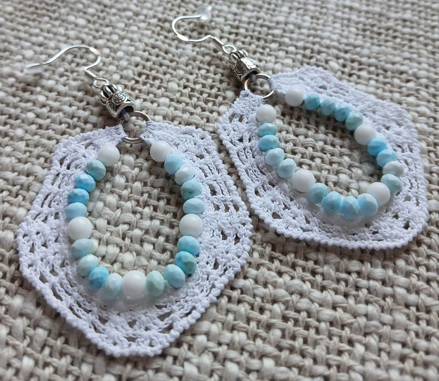 Boucles d'oreilles Turquoise américaine & Agate blanche – Crochet coton blanc
