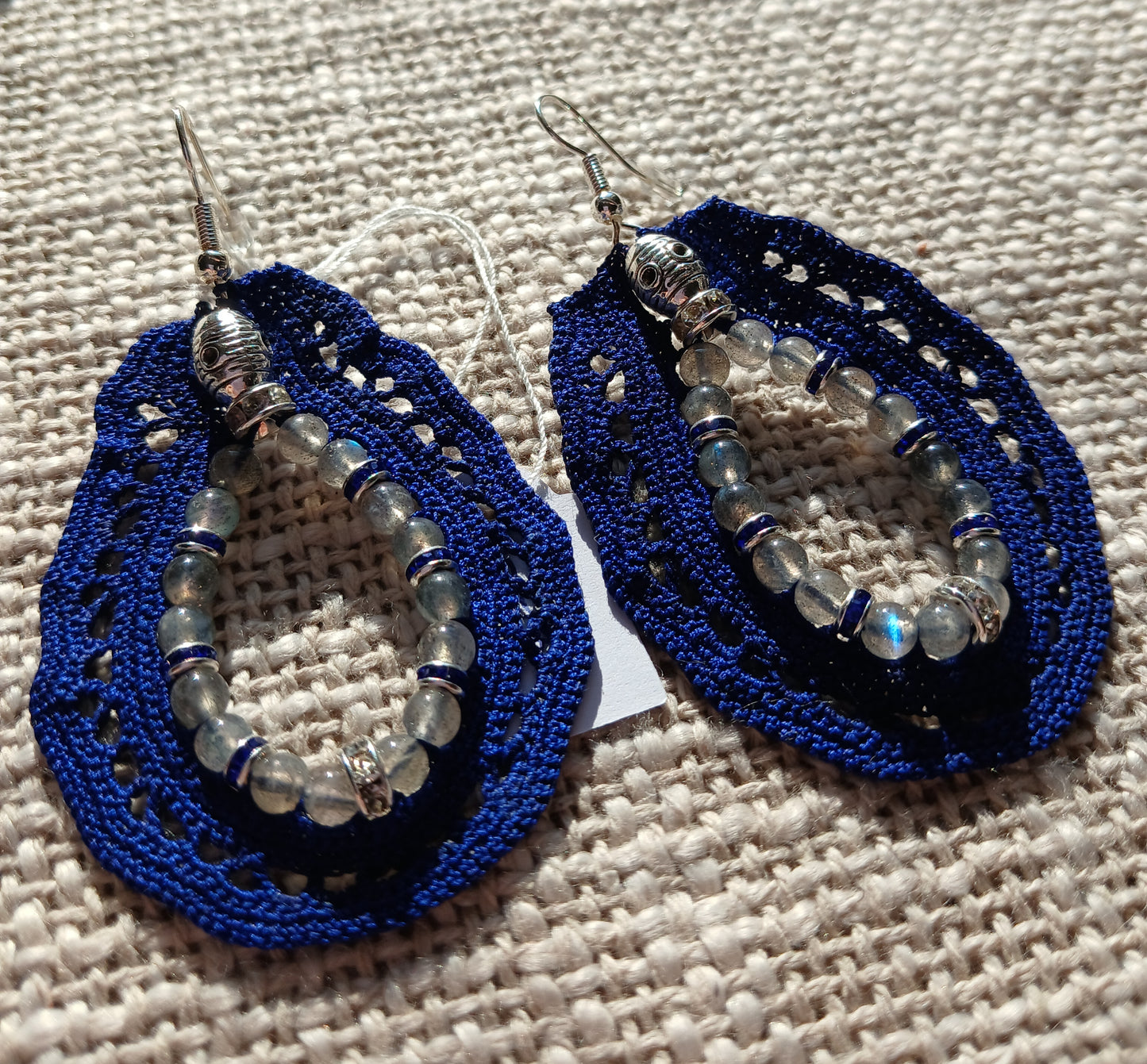 Boucles d'oreilles crochet coton bleu marine — Labradorite & Strass bleus — Argent 925