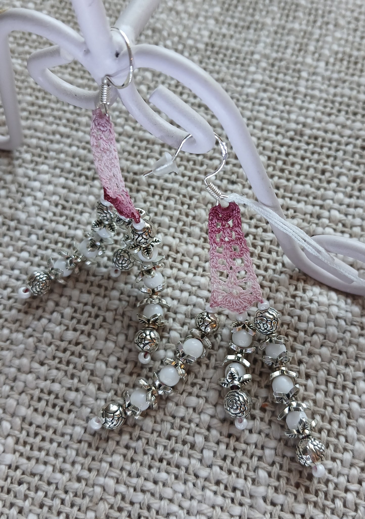 Boucles d'oreilles crochet coton dégradé rose — Agate blanche — Argent sterling