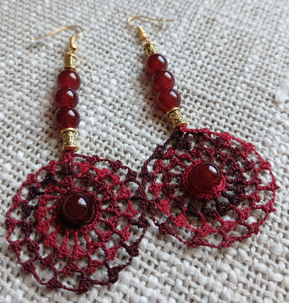 Boucles d'oreilles crochet coton rouge & noir – Perles de grenat naturel