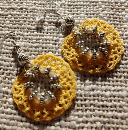 Boucles d'oreilles crochet coton jaune avec perles de citrine facettées et crochet argent 925