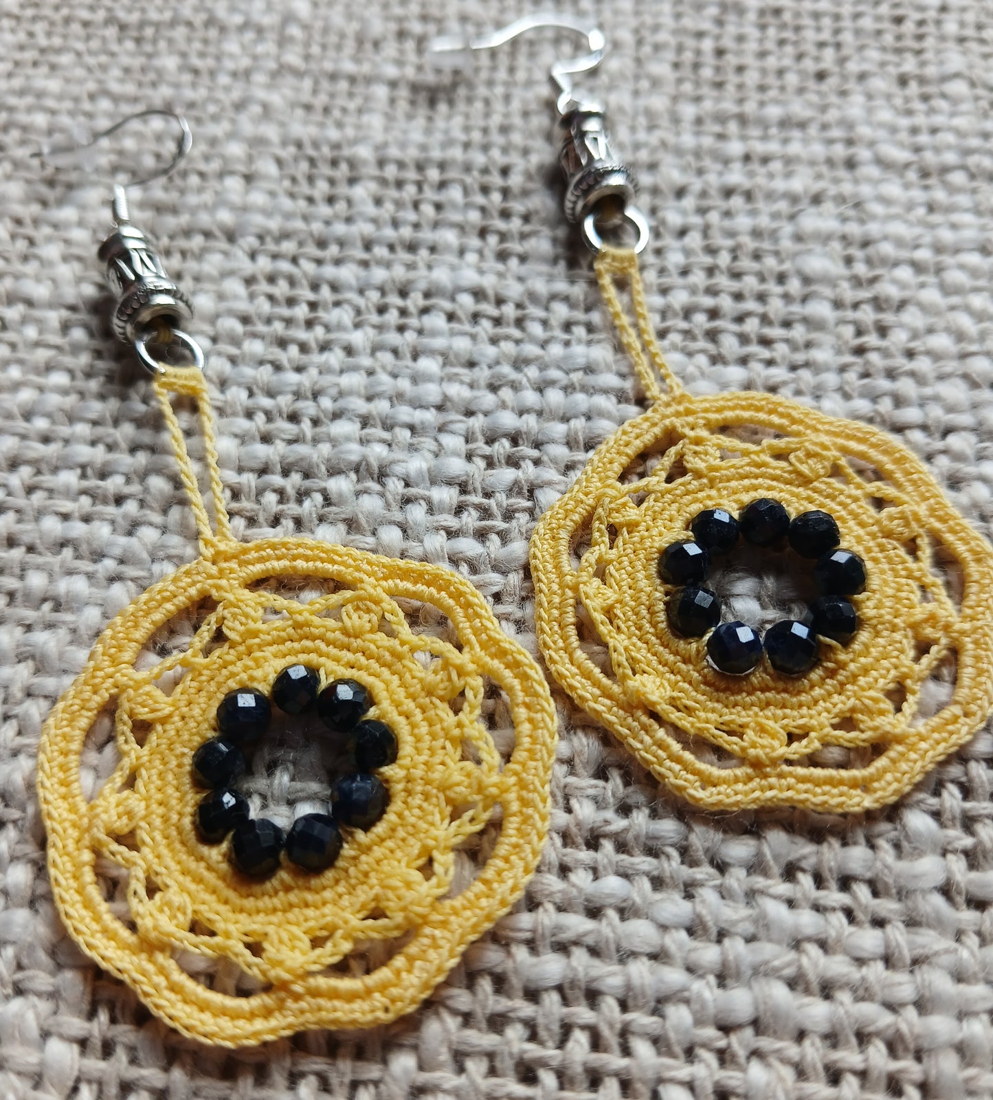 Boucles d'oreilles Pendantes Coton Jaune – Perles de Saphir Facettées & Argent 925