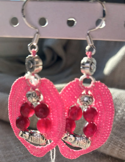 Boucles d'oreilles Crochet Rose – Perles de Rubis Facettées & Éléphant Argenté