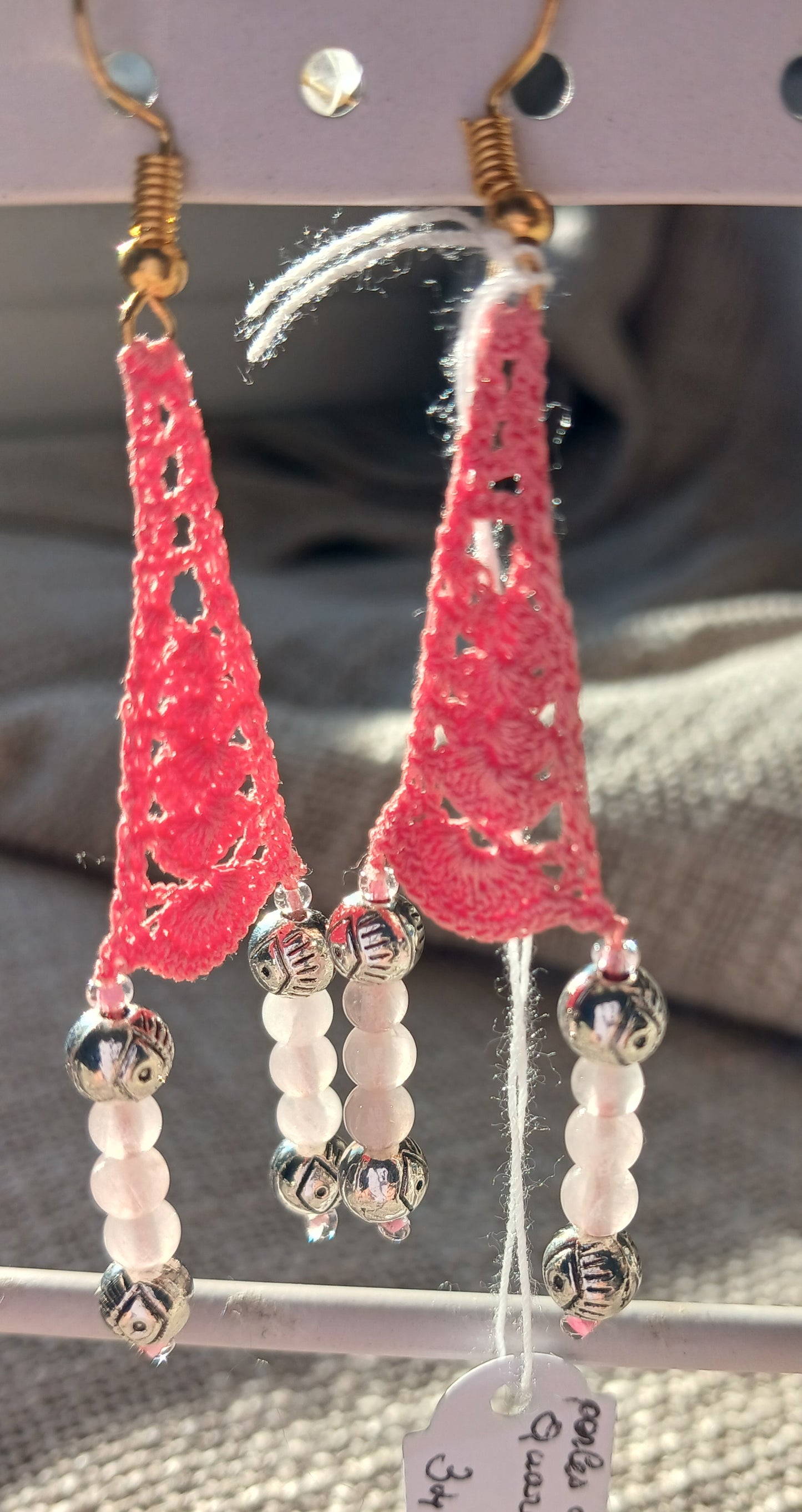 Boucles d'oreilles Crochet Rose Soutenu – Perles de Quartz Rose Pâle
