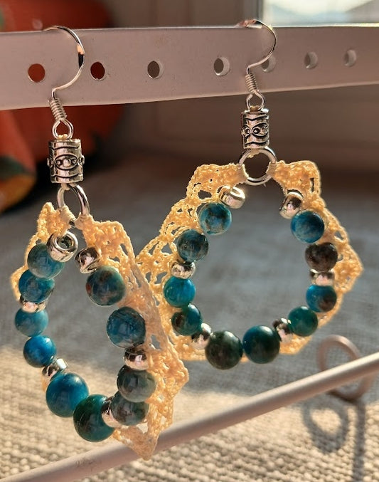 Boucles d'oreilles crochet coton beige clair – Perles d'apatite & Argent sterling