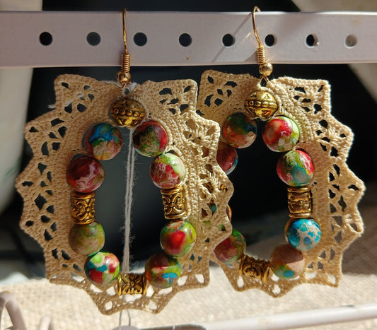 Boucles d'oreilles crochet coton beige — Jaspe Sea Sediment — Doré