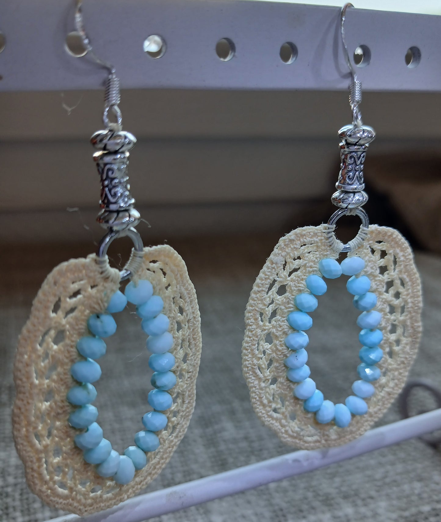 Boucles d'oreilles Créoles Coton Beige – Turquoises Américaines & Argent 925