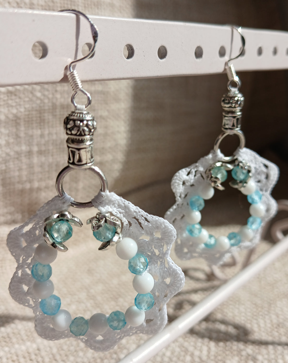 Boucles d'oreilles  Topaze bleue & Agate blanche — Tortue argentée