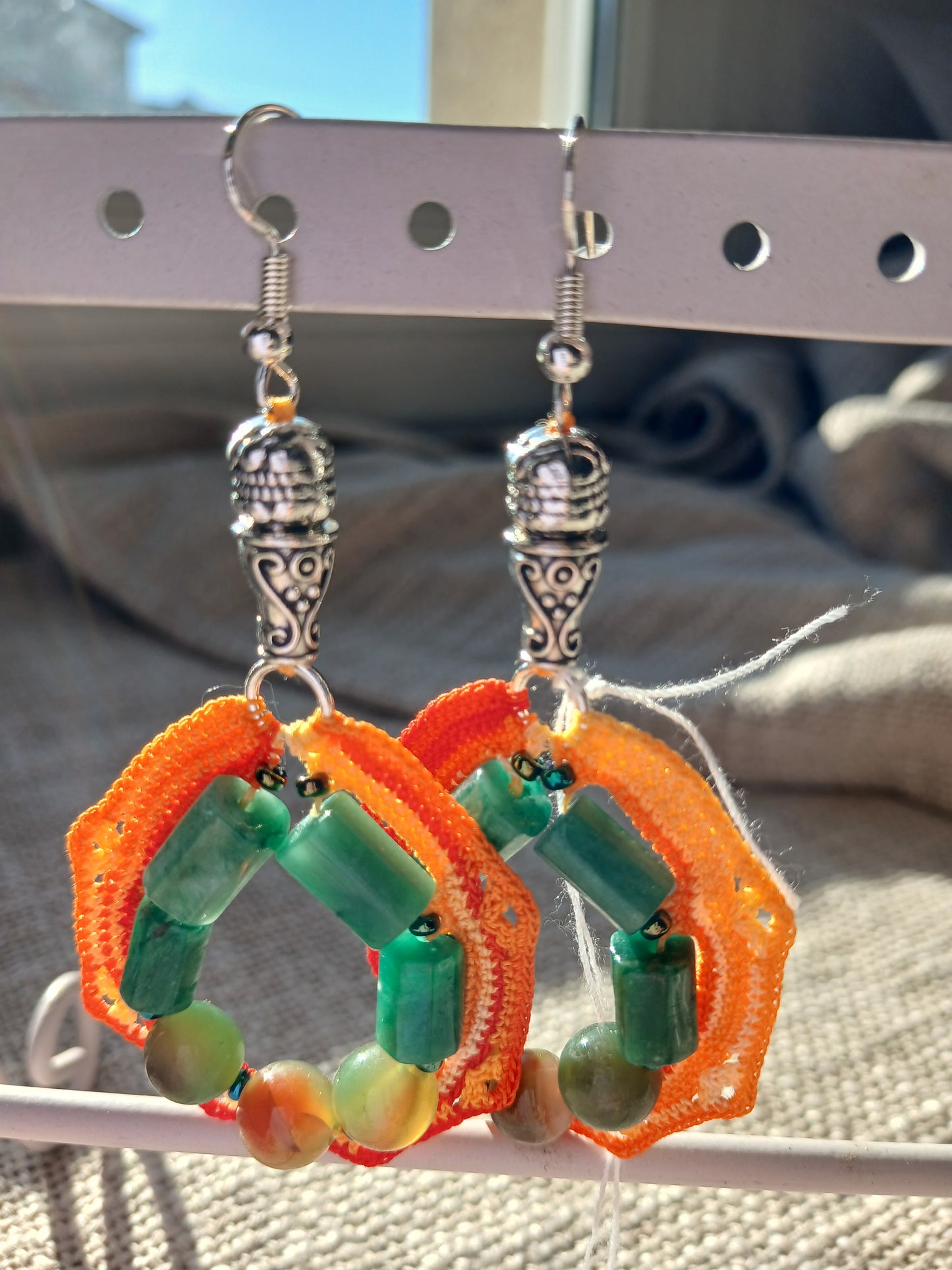 Boucles d'oreilles Crochet Dégradé Orange – Émeraude, Agate Paon & Argent 925