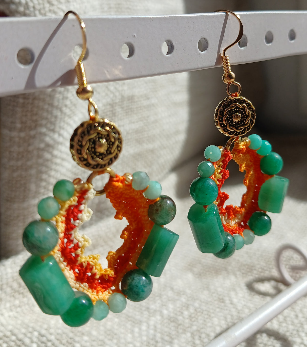 Boucles d'oreilles créoles Émeraudes & Dégradé Orange