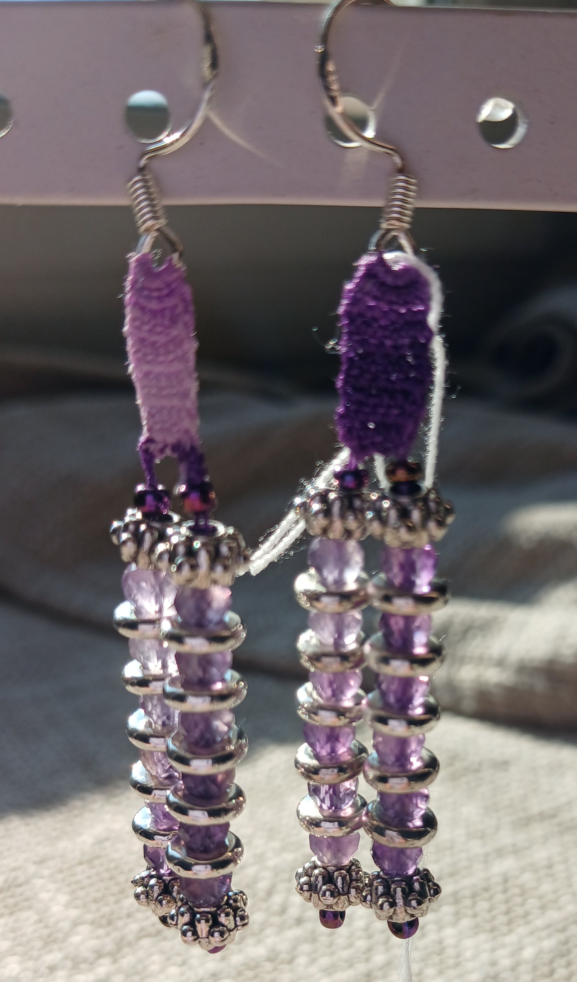 Boucles d'oreilles pendantes crochet coton dégradé violet avec perles d'améthyste facettées et crochets argent 925