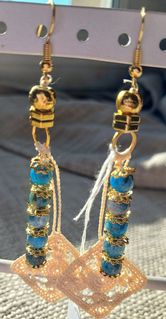 Boucles d'oreilles Crochet Ecru – Perles d'Apatite & Doré
