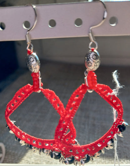 Boucles d'oreilles crochet coton rouge vermillon – Œil de faucon & Argent 925